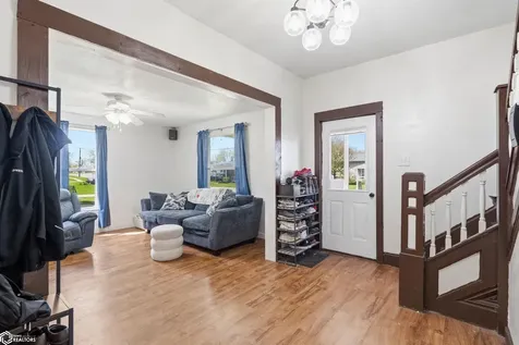 328 8th Avenue Grinnell IA 50112