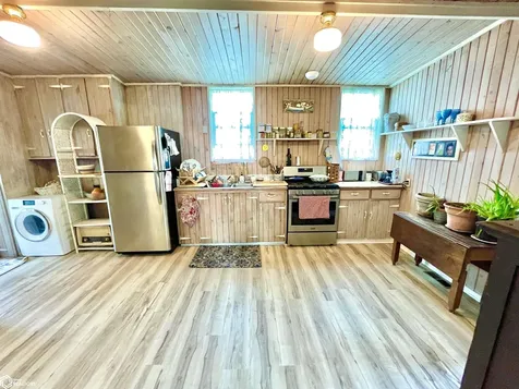 302 S Court Street Fairfield IA 52556
