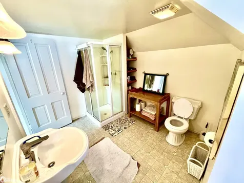 302 S Court Street Fairfield IA 52556