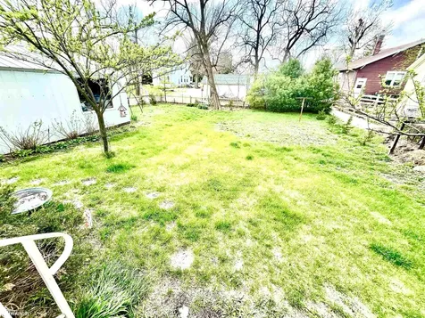 302 S Court Street Fairfield IA 52556