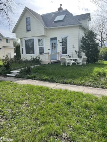 302 S Court Street Fairfield IA 52556