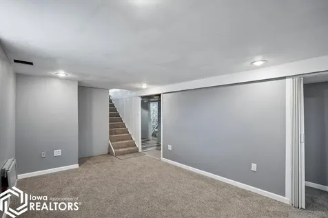 415 College Hill Avenue Oskaloosa IA 52577