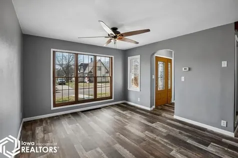 415 College Hill Avenue Oskaloosa IA 52577
