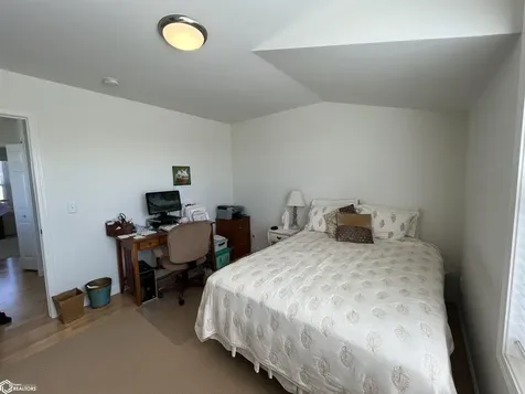 2044 Garnet Lane Fairfield IA 52556