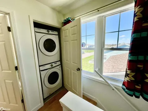 2044 Garnet Lane Fairfield IA 52556