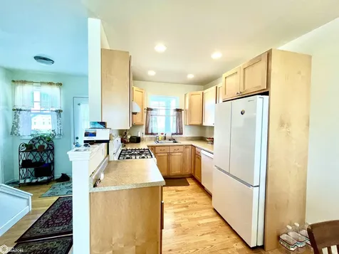 2044 Garnet Lane Fairfield IA 52556