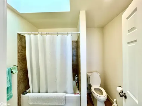 2044 Garnet Lane Fairfield IA 52556