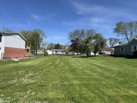 S 10th Street Burlington IA 52601