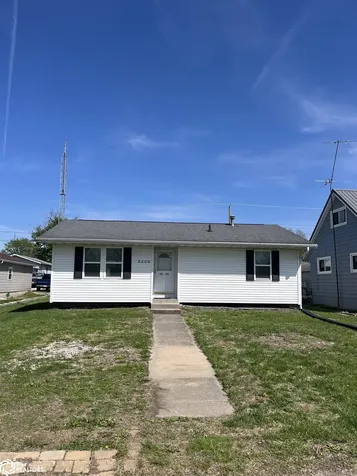 2202 Racine Avenue Burlington IA 52601