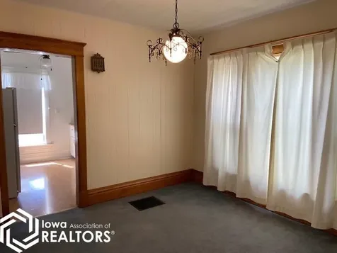 311 7th Street NW Mason City IA 50401