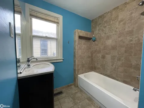 1302 S 12th Street Burlington IA 52601