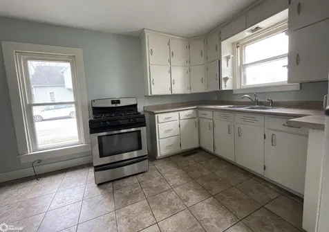 1302 S 12th Street Burlington IA 52601