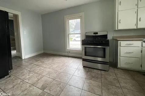 1302 S 12th Street Burlington IA 52601