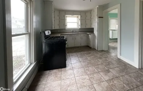 1302 S 12th Street Burlington IA 52601
