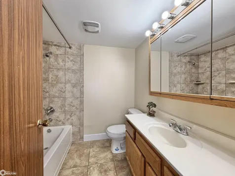 248 E Manning Avenue Ottumwa IA 52501