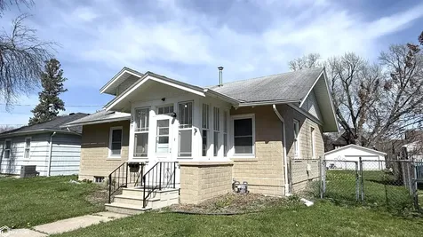 107 S Rhode Island Avenue Mason City IA 50401