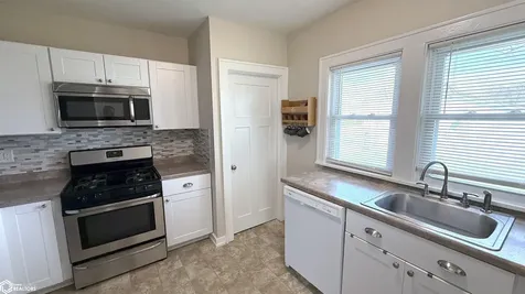 107 S Rhode Island Avenue Mason City IA 50401