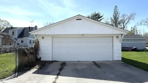 107 S Rhode Island Avenue Mason City IA 50401