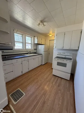 1604 Division Street Burlington IA 52601
