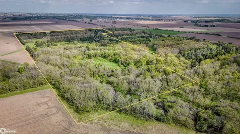 1000/1006 Irish Lane Mount Vernon IA 52314