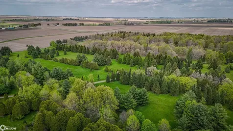 1000/1006 Irish Lane Mount Vernon IA 52314