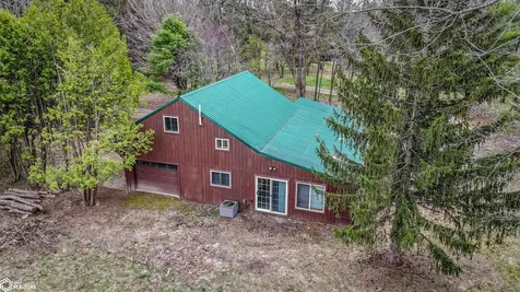 1000/1006 Irish Lane Mount Vernon IA 52314