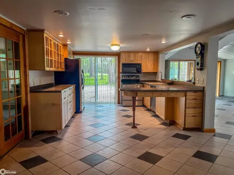 1000/1006 Irish Lane Mount Vernon IA 52314