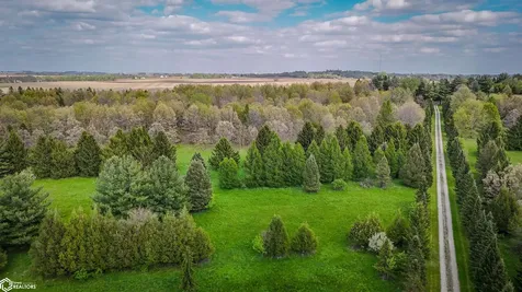 1000/1006 Irish Lane Mount Vernon IA 52314