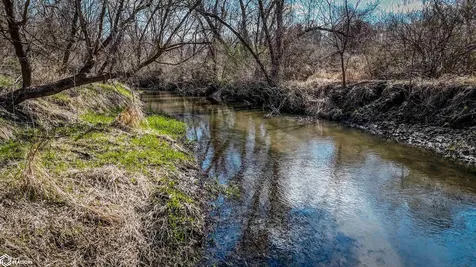 1000/1006 Irish Lane Mount Vernon IA 52314