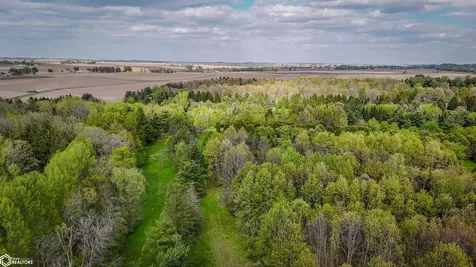 1000/1006 Irish Lane Mount Vernon IA 52314