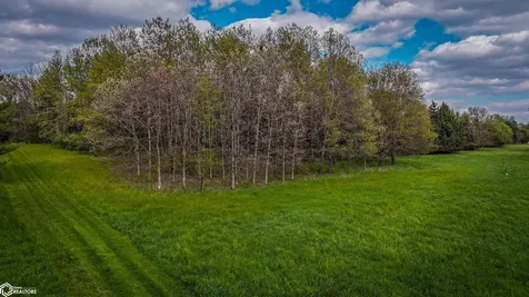 1000/1006 Irish Lane Mount Vernon IA 52314