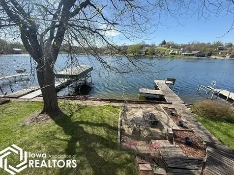 1035 Lakeshore Drive Brooklyn IA 52211