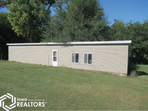 4617 Durow Road Center Point IA 52213