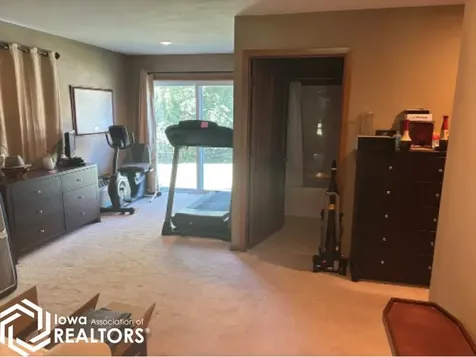 4617 Durow Road Center Point IA 52213