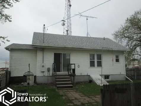 320 6th Avenue SW Clarion IA 50525