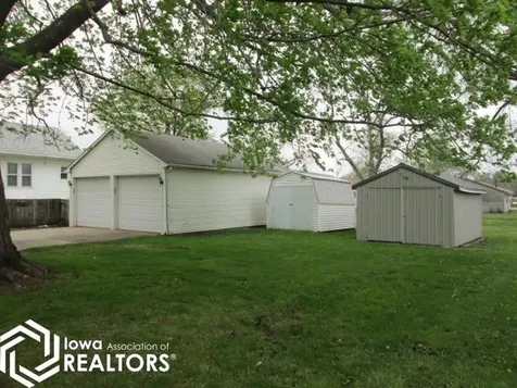 320 6th Avenue SW Clarion IA 50525
