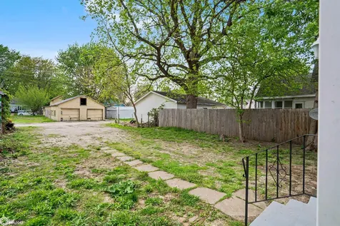 1303 S Central Avenue Burlington IA 52601