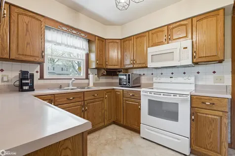 2710 Clearview Drive Burlington IA 52601