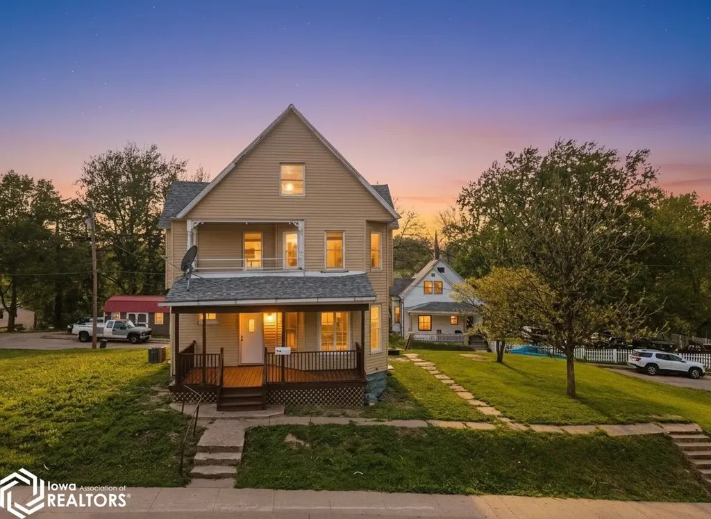 253 S Central Avenue Burlington IA 52601
