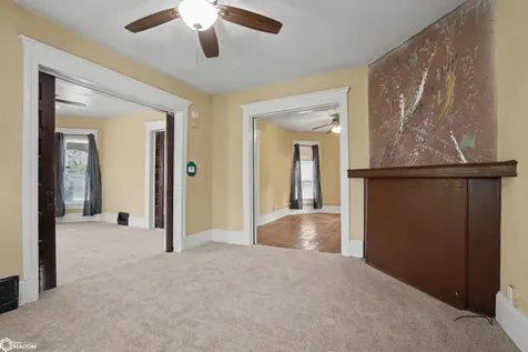 253 S Central Avenue Burlington IA 52601