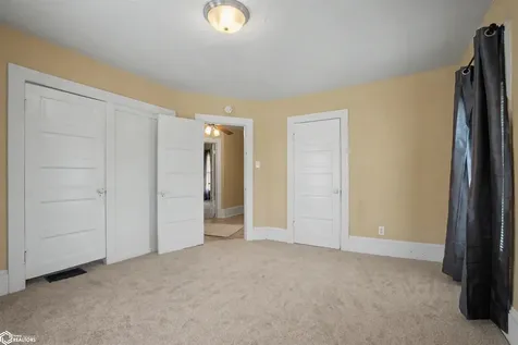 253 S Central Avenue Burlington IA 52601