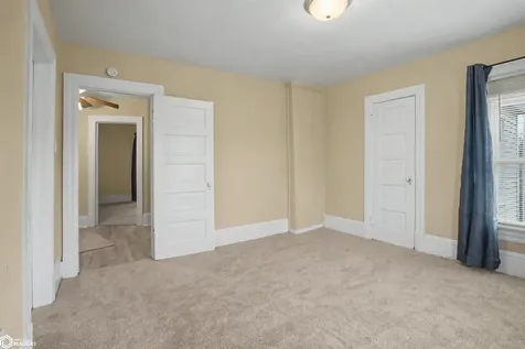 253 S Central Avenue Burlington IA 52601