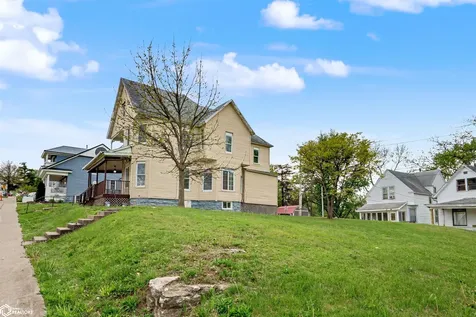 253 S Central Avenue Burlington IA 52601