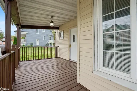 253 S Central Avenue Burlington IA 52601