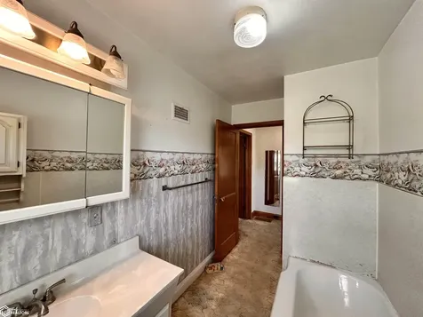 1404 Lake Road Ottumwa IA 52501
