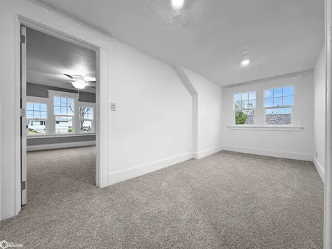 413 4th Street Gladbrook IA 50635