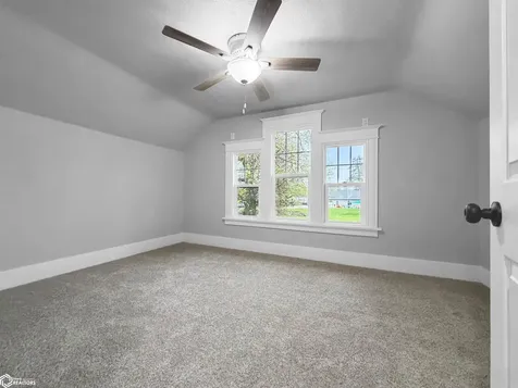 413 4th Street Gladbrook IA 50635