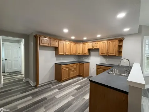 413 4th Street Gladbrook IA 50635