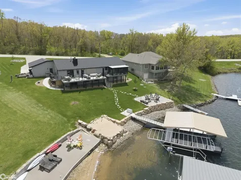 1037 Diamond Trail Road Montezuma IA 50171