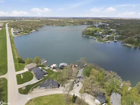 1037 Diamond Trail Road Montezuma IA 50171